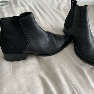 Steve Madden Jingle Black Low Booties